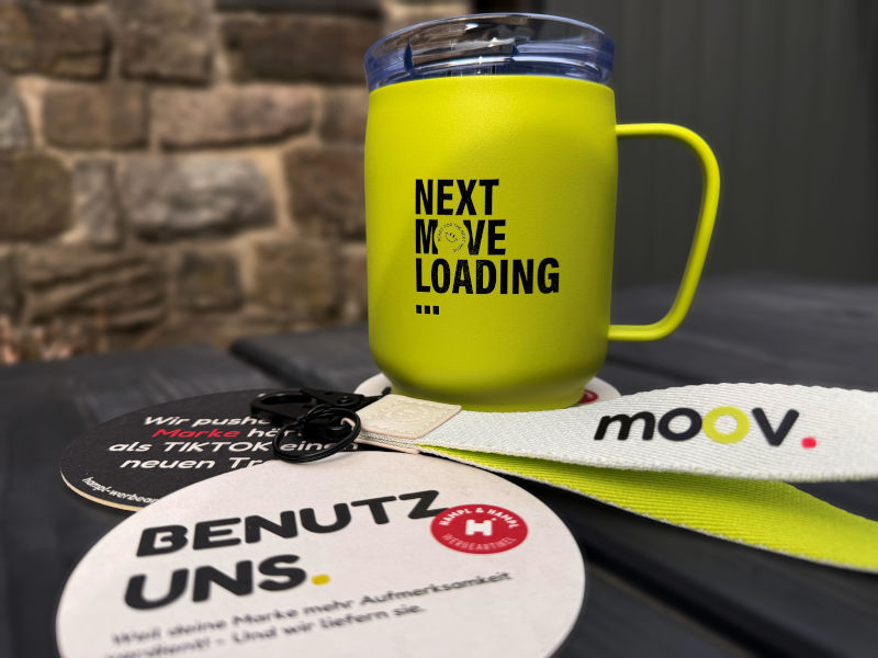 moov. – Tasse, Untersetzer & Schlüsselband
